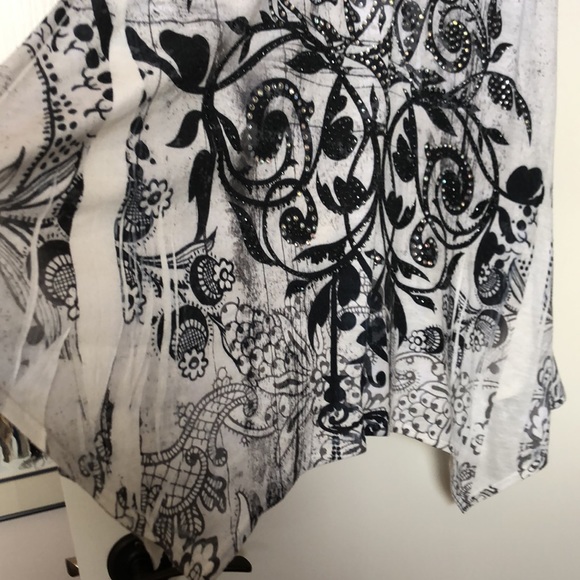 Embellished tunic - Picture 4 of 7